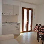 Margherita - Zona Mare Con Clima E Posti Auto Marina di Campo